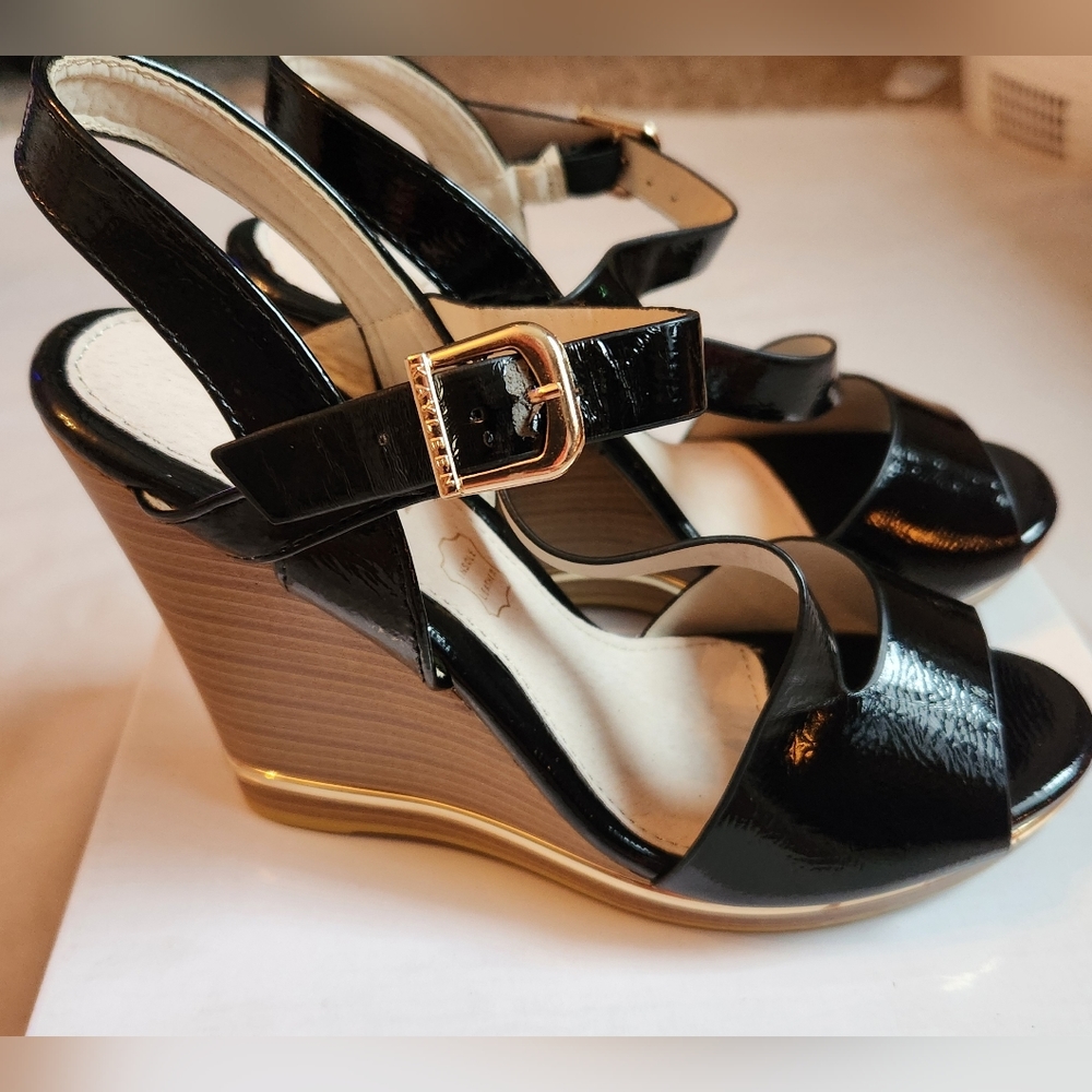 NEVER WORN  WOOD PLATFORM WITH GOLD ACCENT BLACK FAUX LEATHER